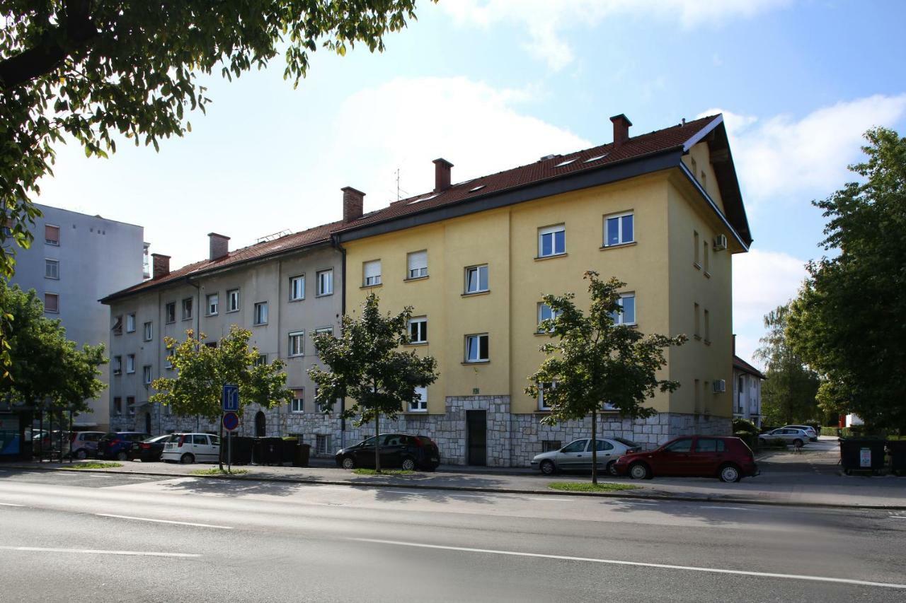 Large Two Bedroom Family App - Free Parking Любляна Екстер'єр фото